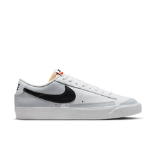 Blazer Low 77