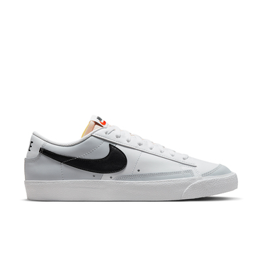 Blazer Low 77
